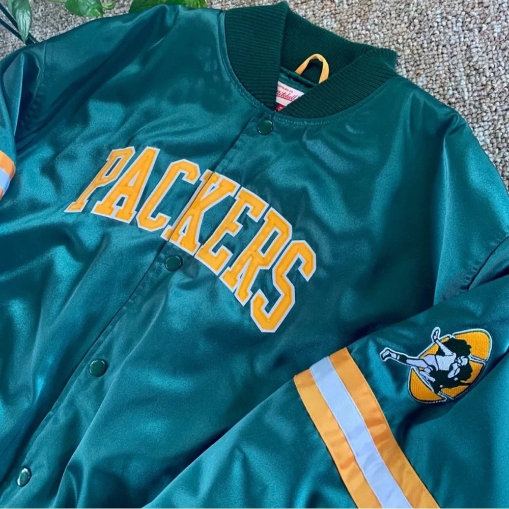 Mitchell & Ness Green Bay Packers Throwback Jacket - Picture 2 of 8